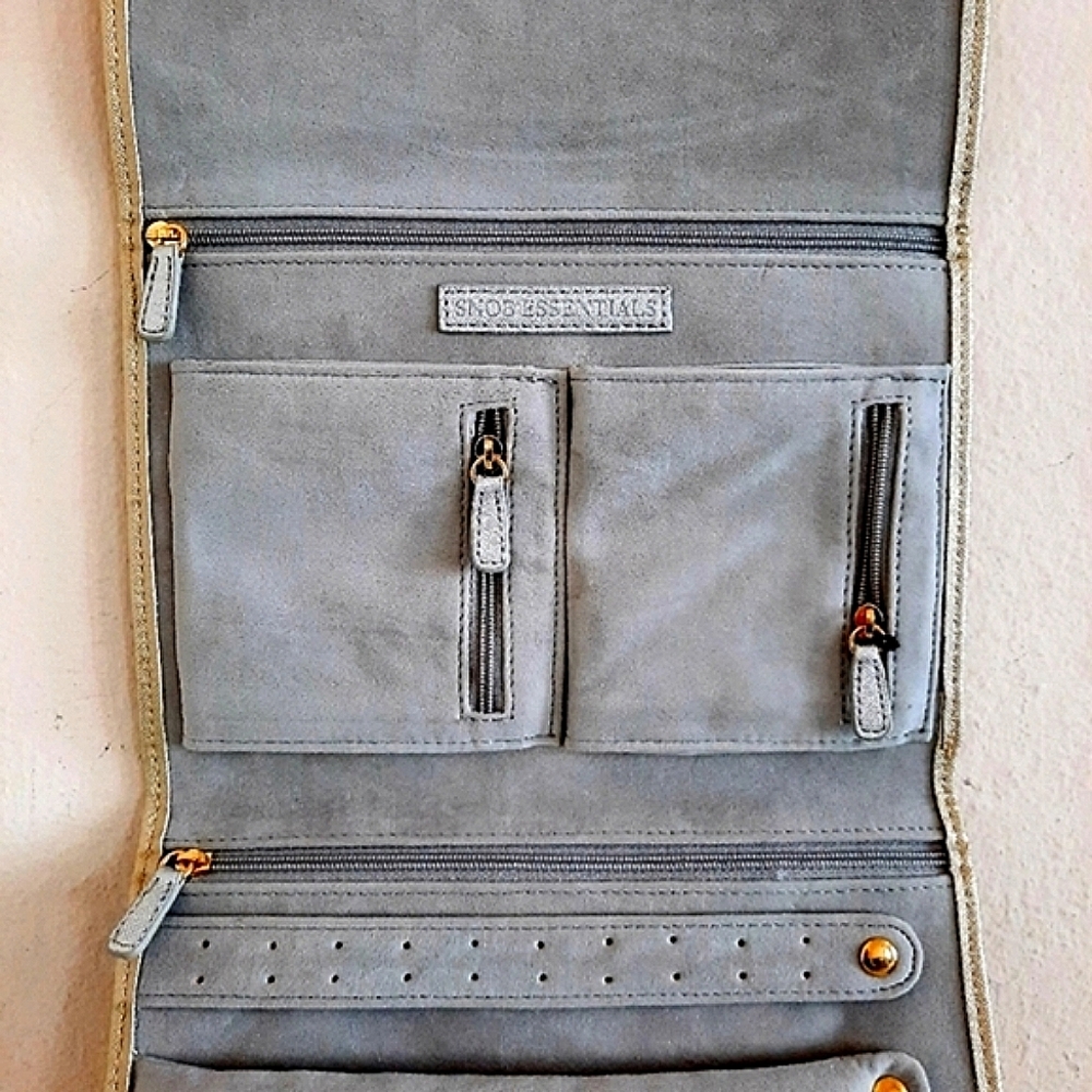 Nwot Snob Essentials vintage crossbody & free matching travel case - Picture 4 of 5